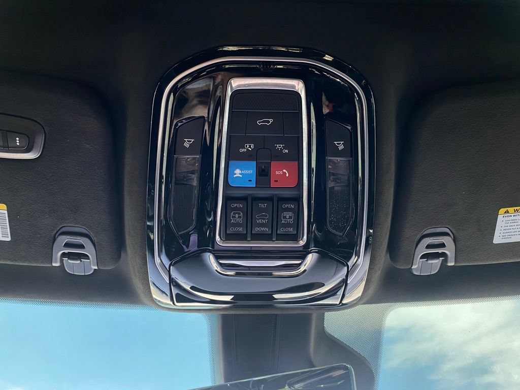 Used 2022 Jeep Grand Wagoneer Series II AWD/4WD image 20