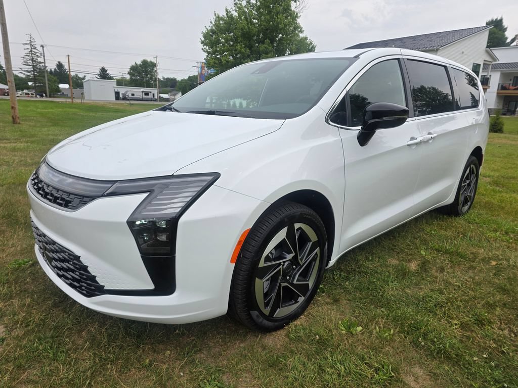 New 2027 Chrysler Pacifica Limited AWD/4WD image 3