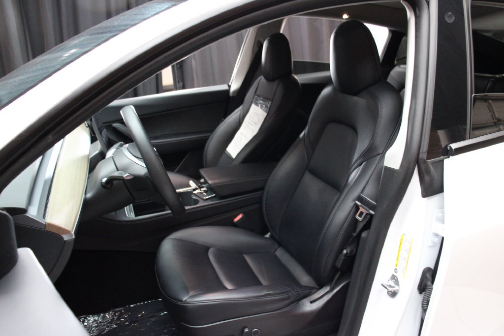 Used 2022 Tesla Model Y Long Range AWD/4WD image 23