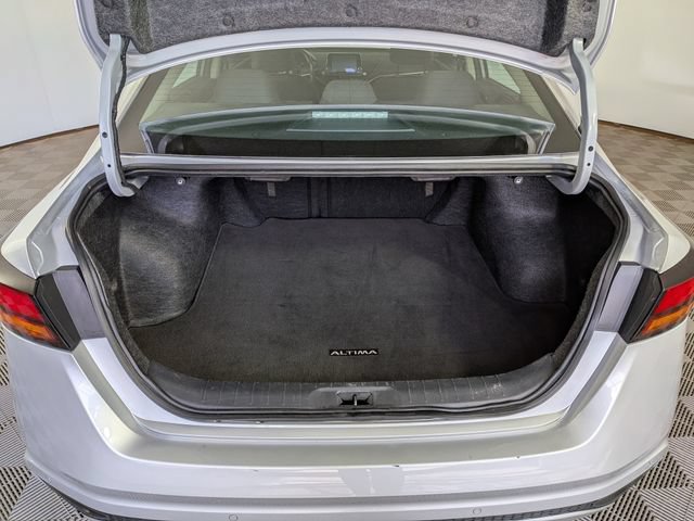 Used 2024 Nissan Altima 2.5 SV FWD image 9