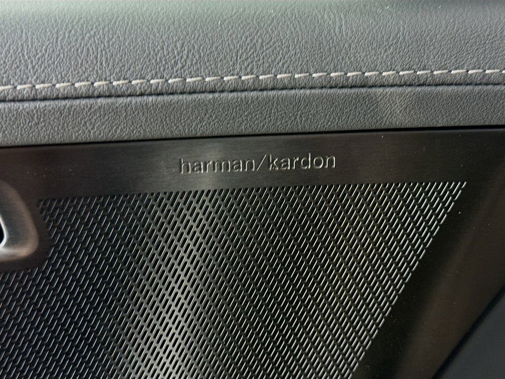 New 2026 Volvo XC90 B6 Plus w/ Protection Package Premier image 18