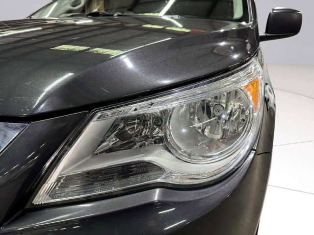 Used 2012 Volkswagen Routan S image 9
