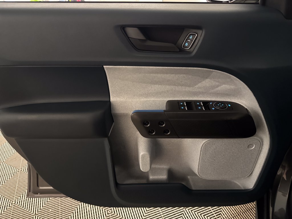 New 2026 Ford Maverick XLT w/ XLT Luxury Package FWD image 21