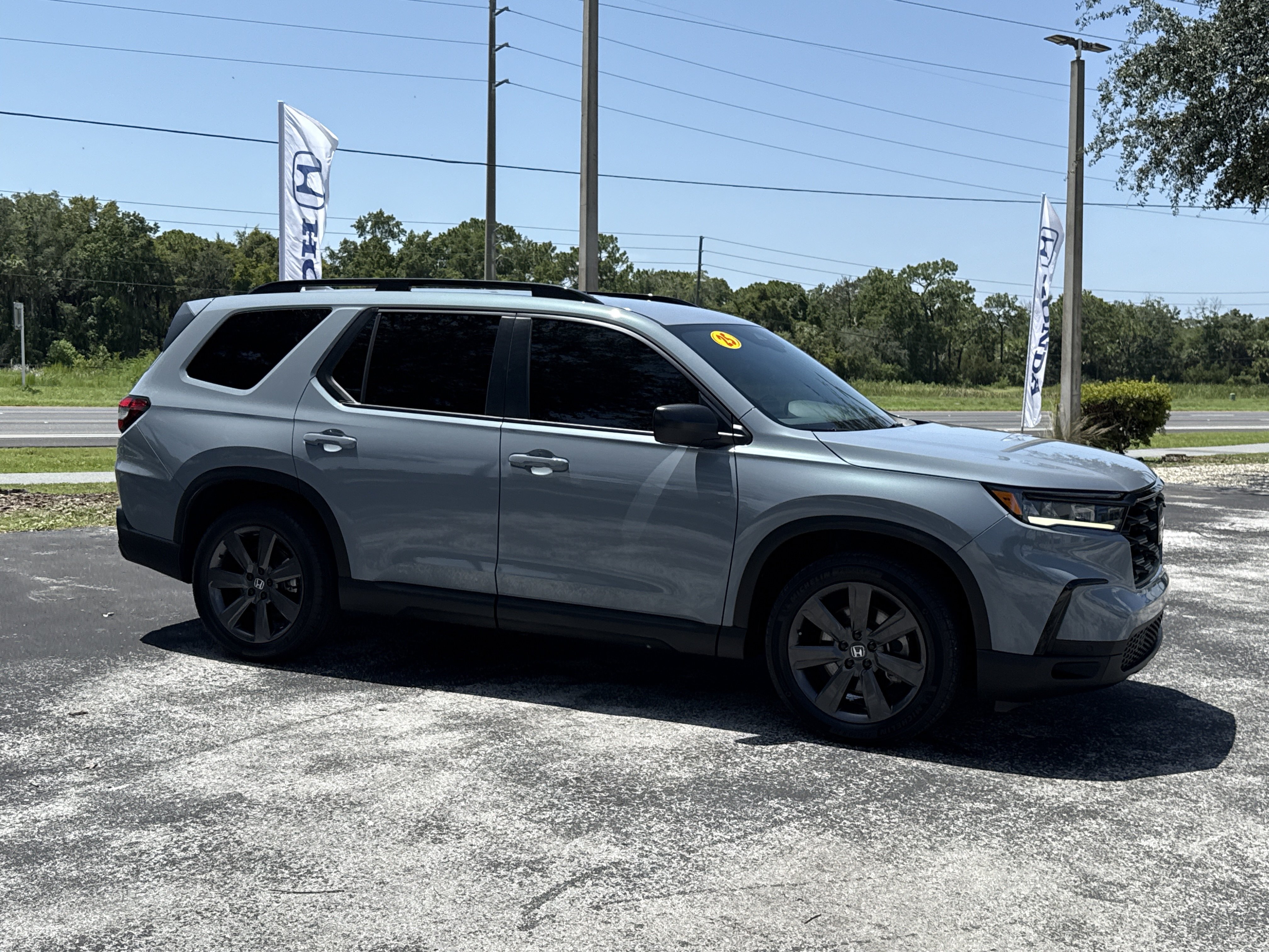 Certified 2025 Honda Pilot Sport image 5