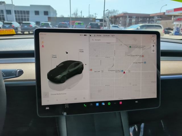 Used 2022 Tesla Model Y Long Range image 16