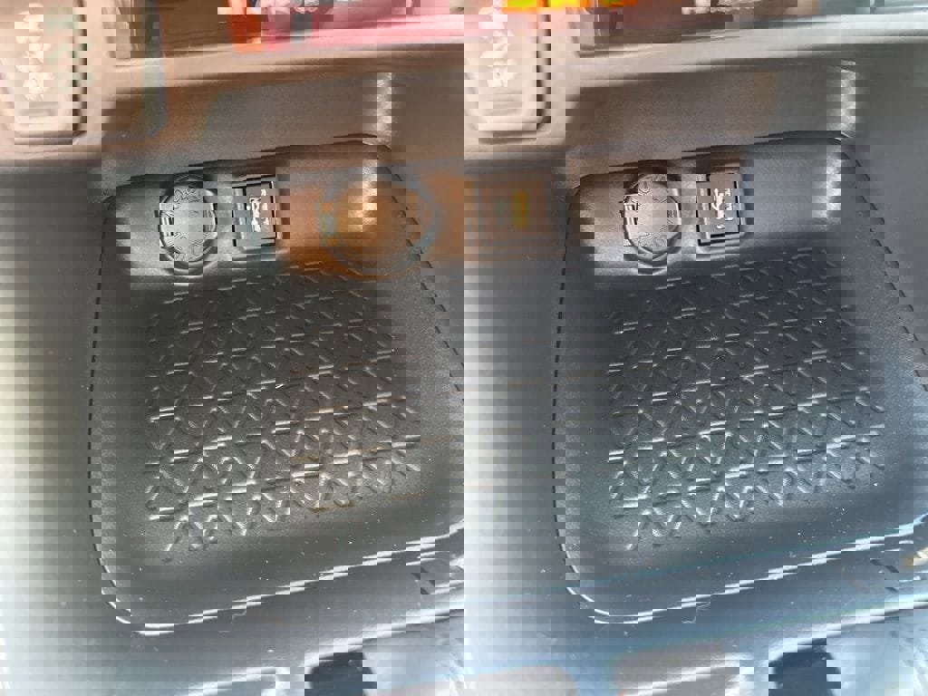 New 2025 Toyota RAV4 XLE image 7