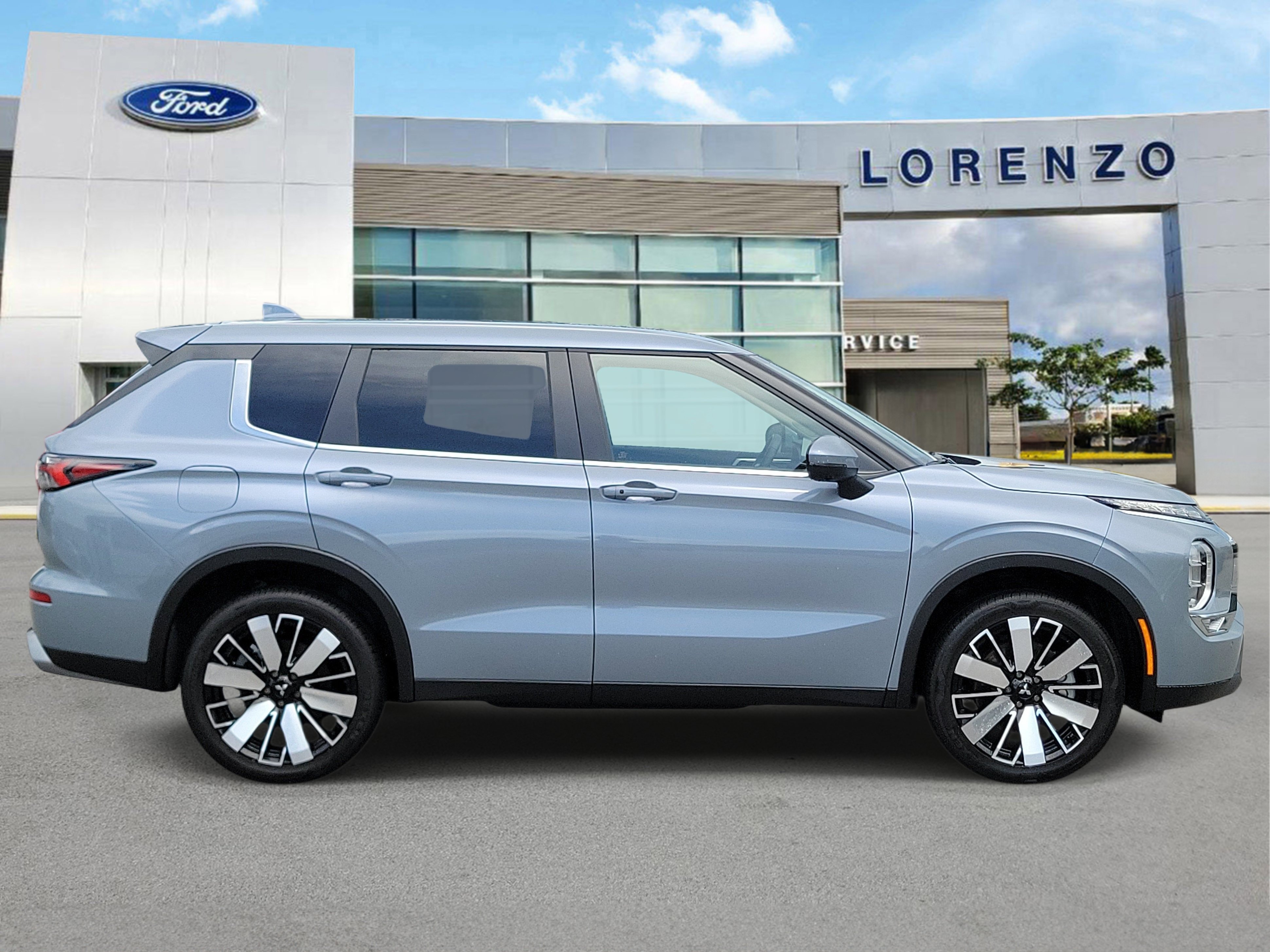 Used 2025 Mitsubishi Outlander SE FWD image 4