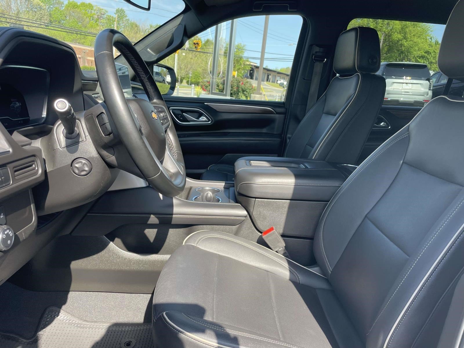 Used 2023 Chevrolet Suburban Premier AWD/4WD image 25