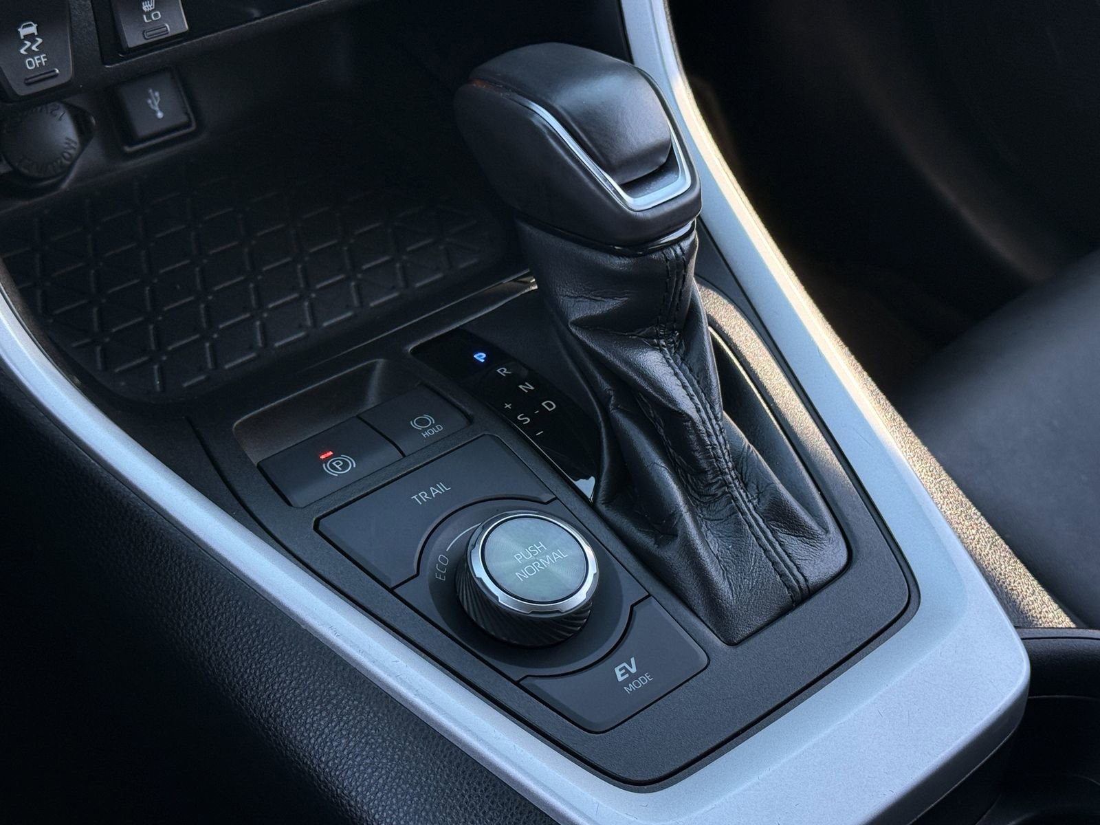 Used 2021 Toyota RAV4 XSE image 21