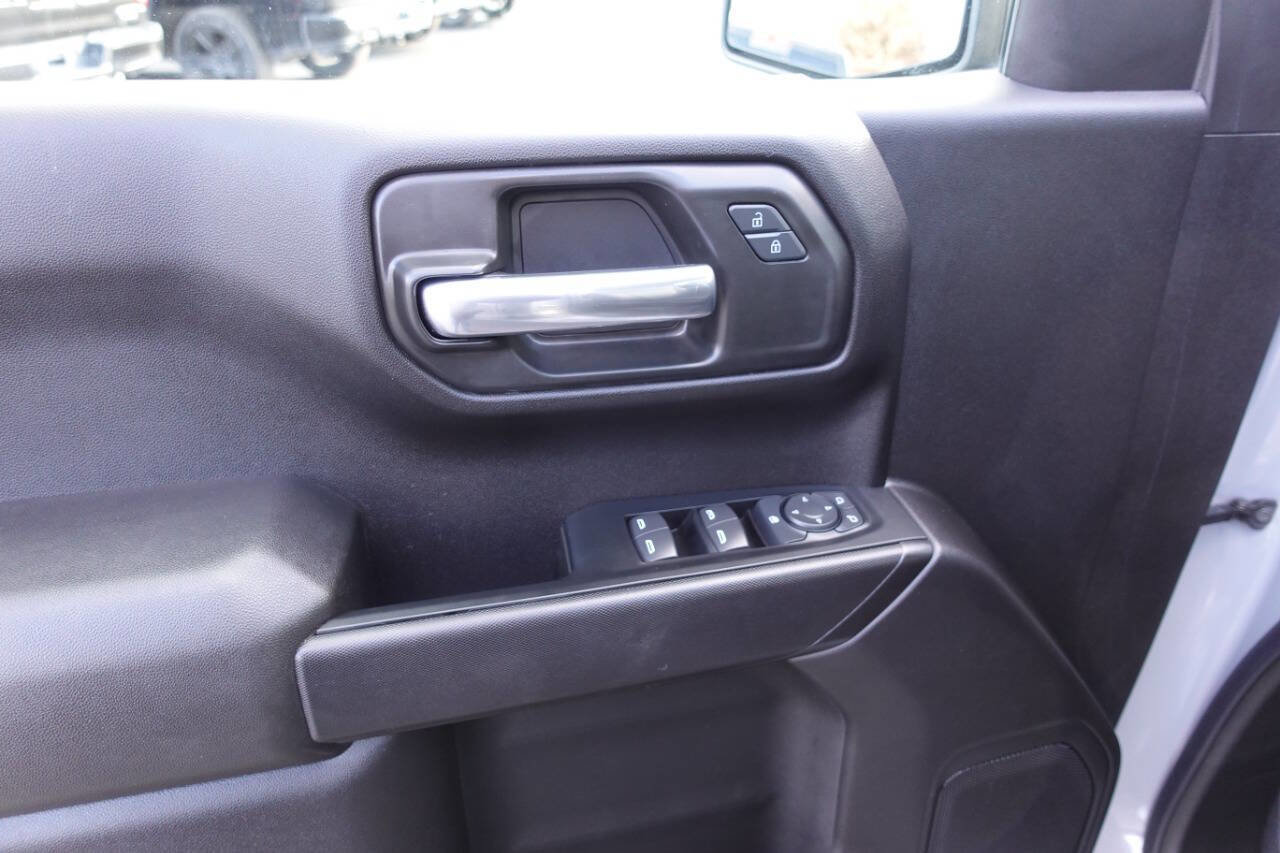 Used 2024 Chevrolet Silverado 1500 Custom AWD/4WD image 15