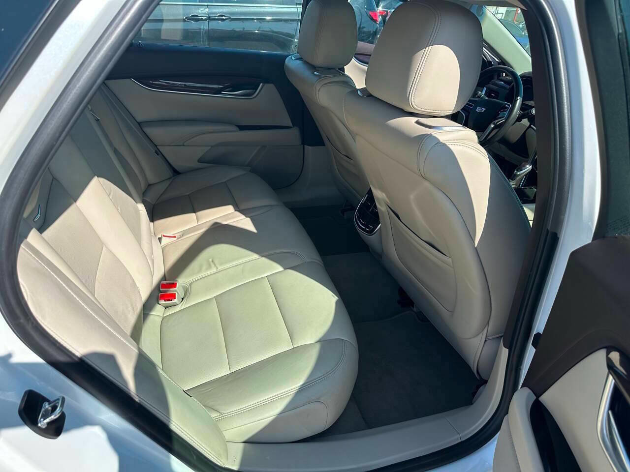 Used 2016 Cadillac XTS Premium image 4