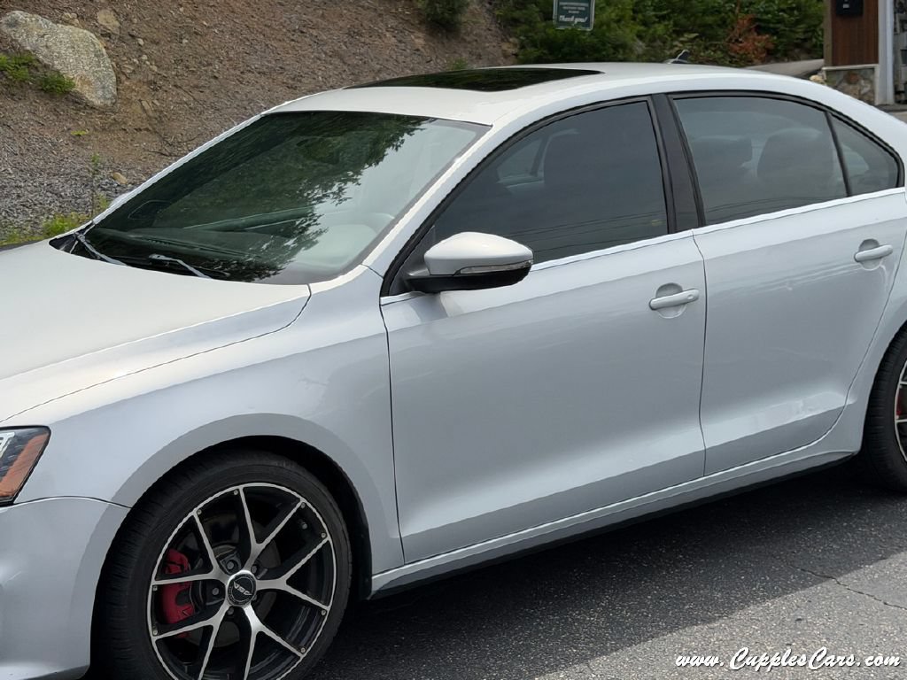 Used 2013 Volkswagen Jetta GLI Autobahn FWD image 34