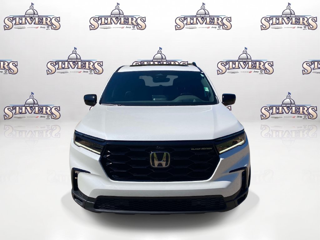 Used 2025 Honda Pilot Black Edition image 2