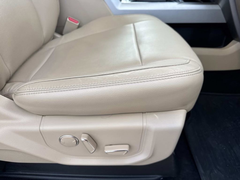 Used 2015 Ford F150 Lariat image 13