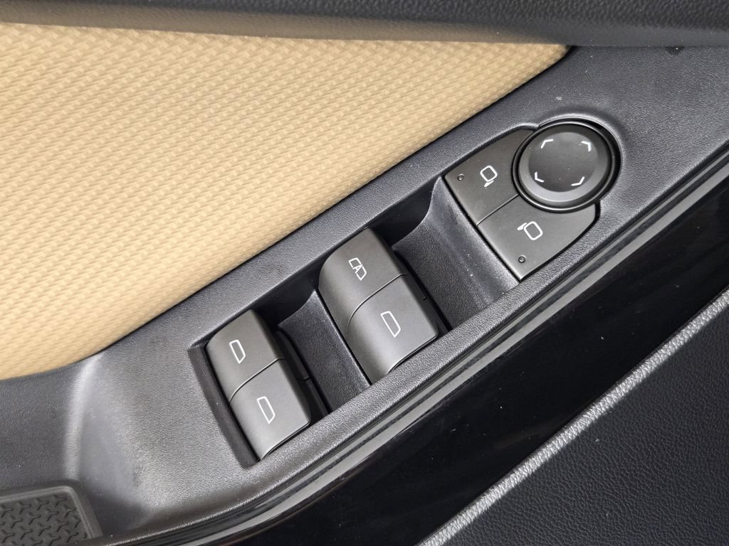 New 2026 Chevrolet Equinox ACTIV w/ Convenience Package III FWD image 24