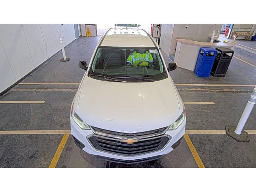 Used 2020 Chevrolet Traverse LS FWD image 2
