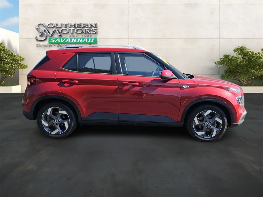 Used 2022 Hyundai Venue SEL w/ Cargo Package FWD image 6