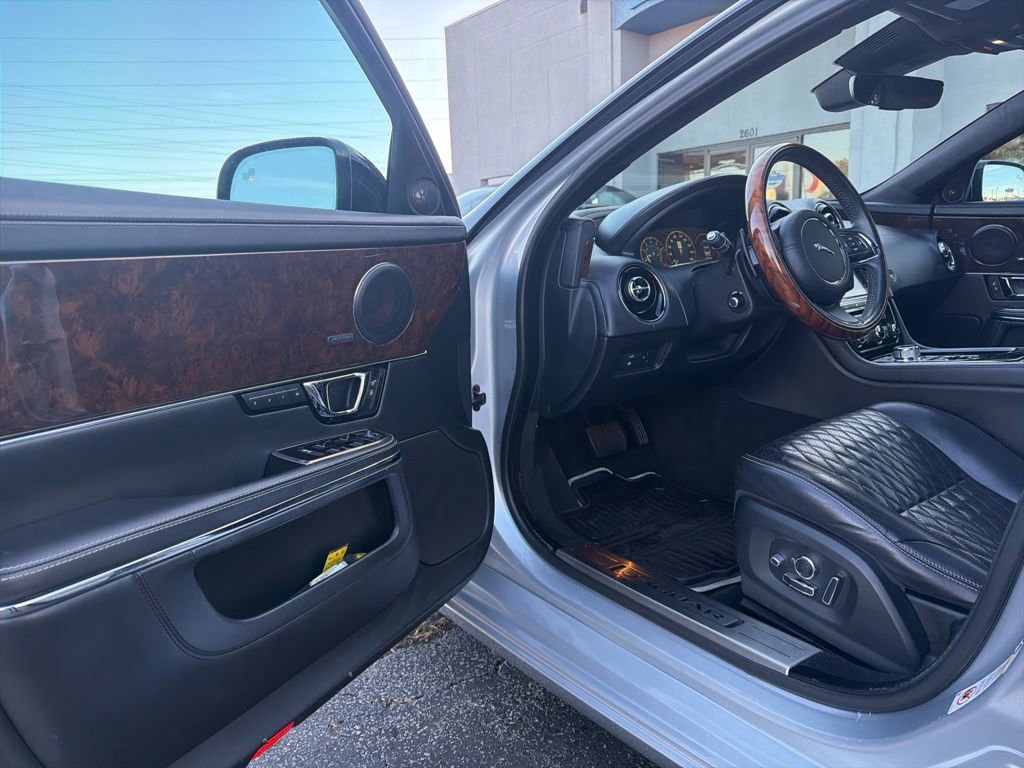 Used 2018 Jaguar XJ L Portfolio image 16