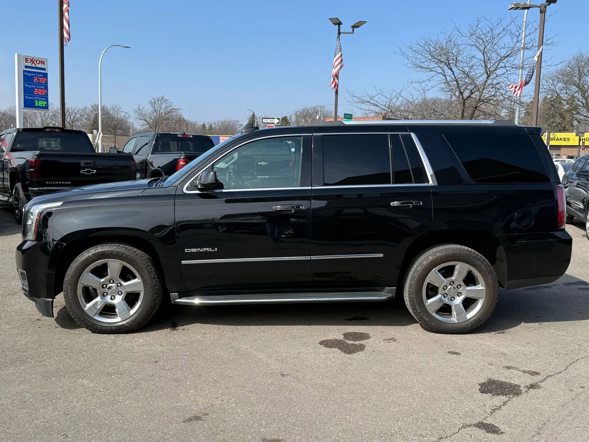 Used 2016 GMC Yukon Denali w/ Open Road Package image 8