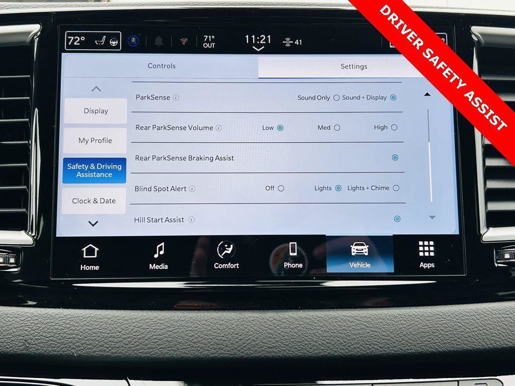 New 2026 Chrysler Voyager LX FWD image 8