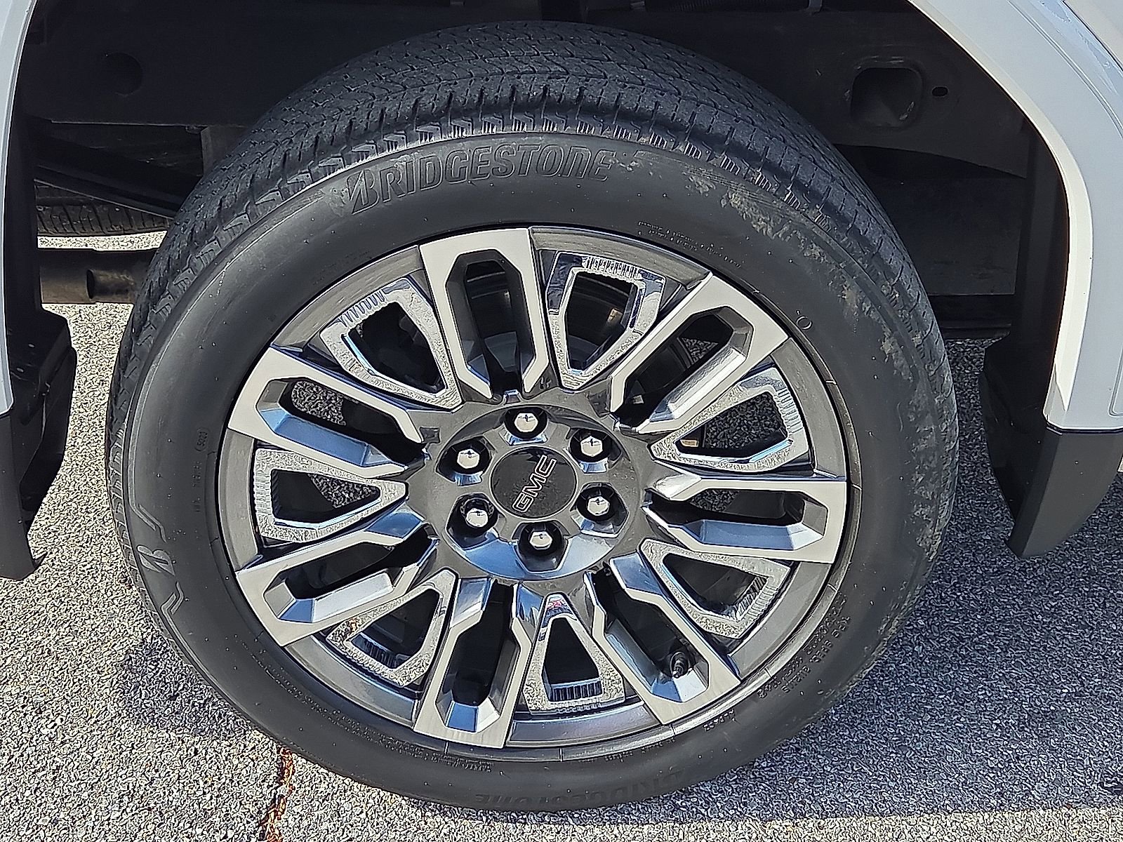 Used 2024 GMC Sierra 1500 Denali Ultimate image 8