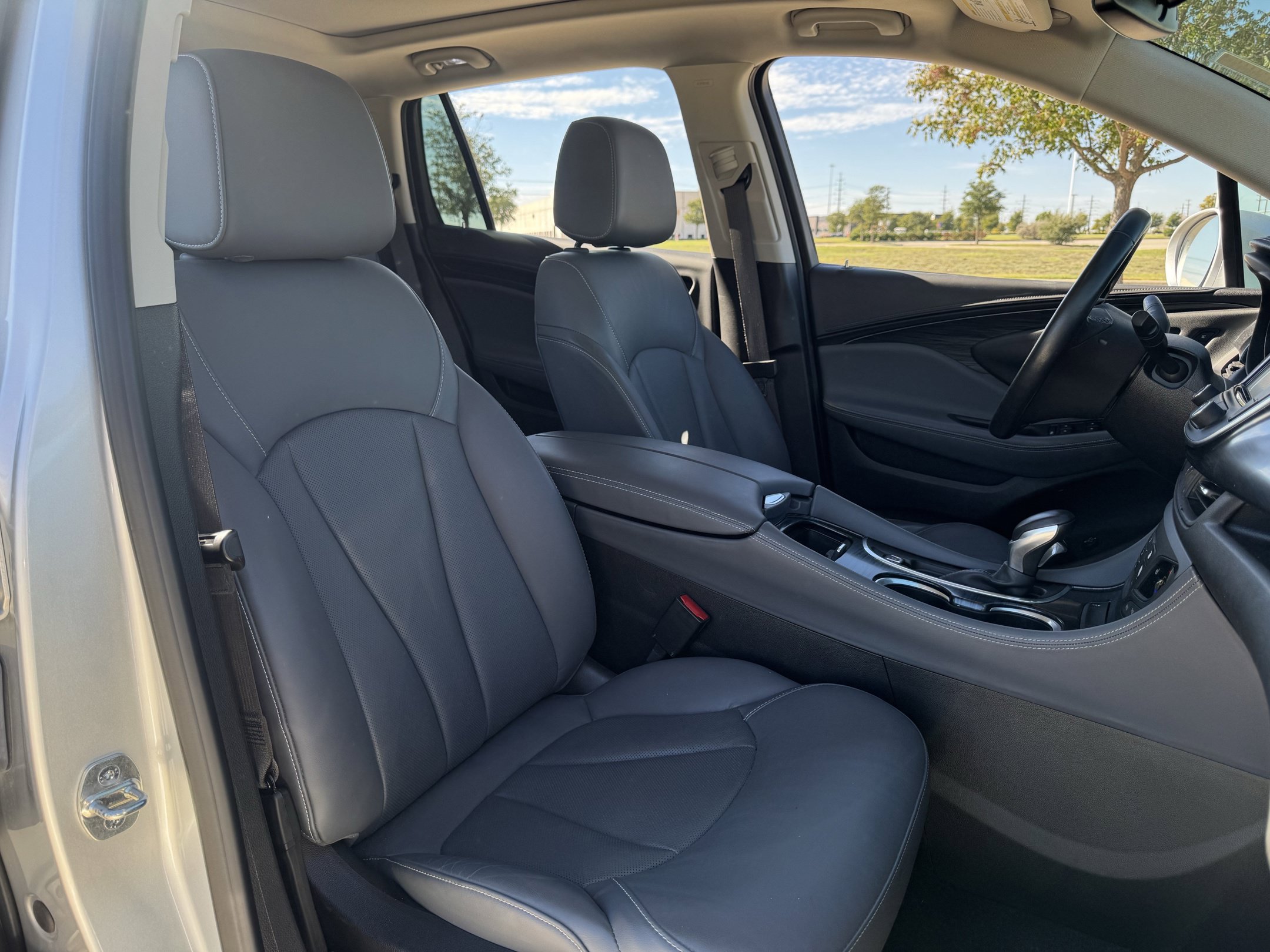 Used 2019 Buick Envision Essence FWD image 24