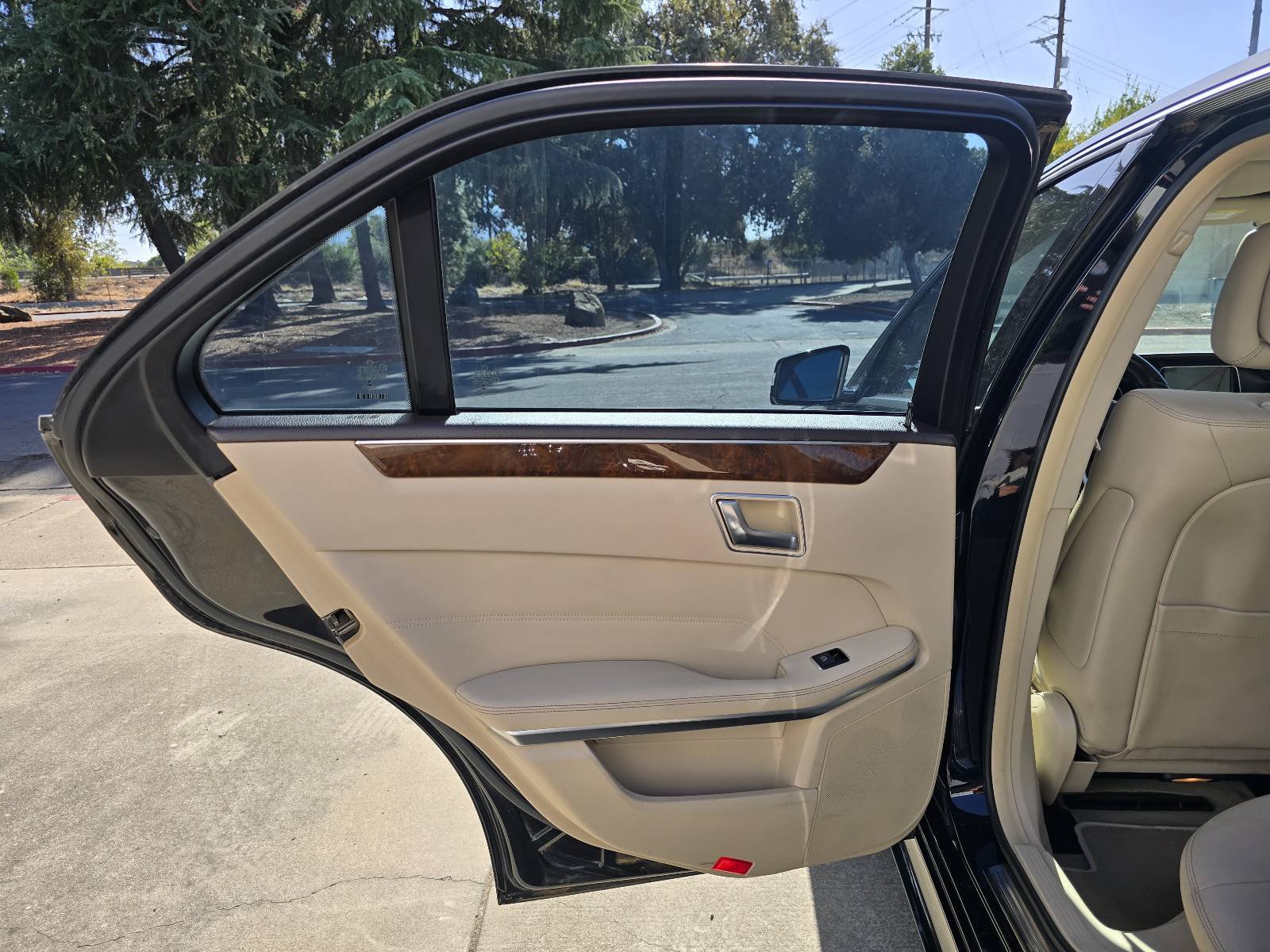 Used 2015 Mercedes-Benz E 350 Sedan image 9