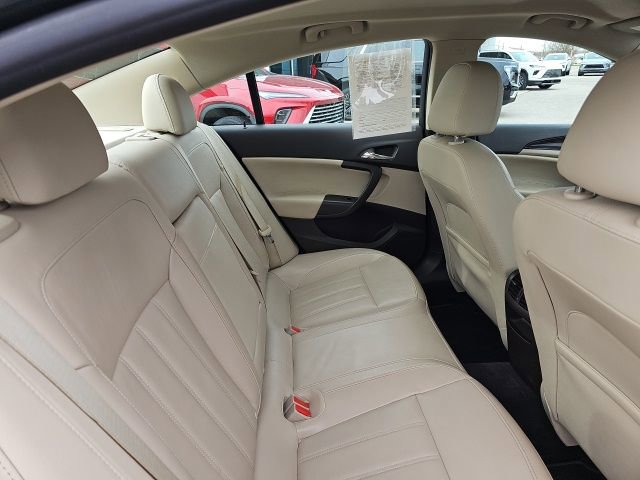 Used 2011 Buick Regal CXL image 27