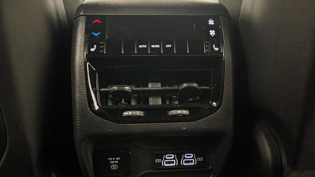 Used 2024 Jeep Grand Cherokee L Limited w/ Black Appearance Package image 32
