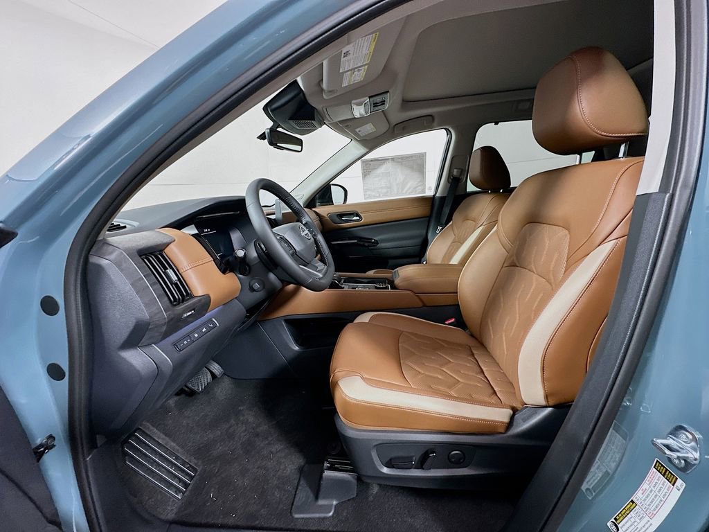 New 2026 Nissan Pathfinder Platinum AWD/4WD image 10