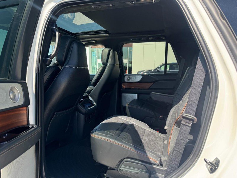 Certified 2022 Lincoln Navigator Black Label AWD/4WD image 12