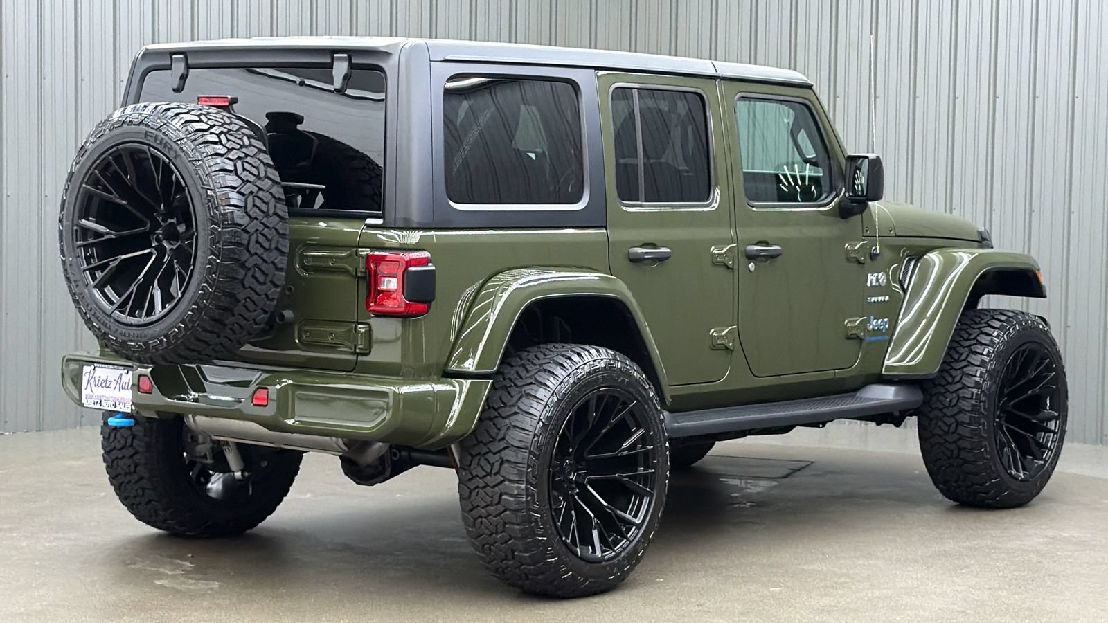 Used 2023 Jeep Wrangler Unlimited Sahara w/ Cold Weather Group AWD/4WD image 5