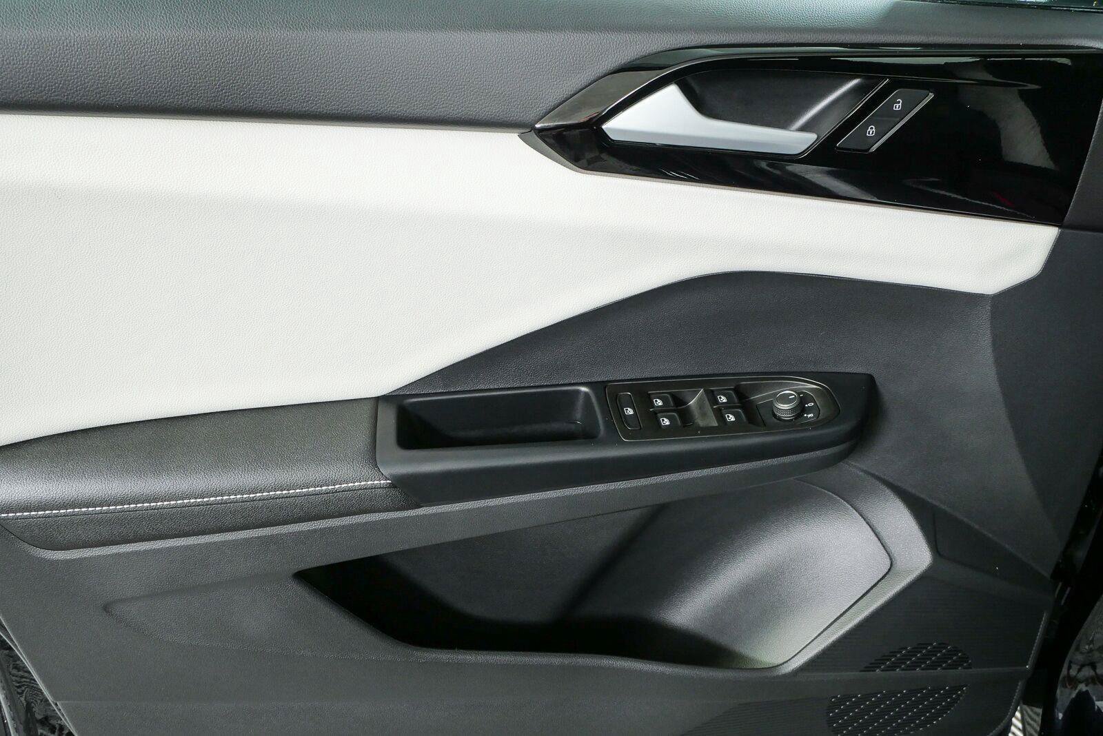 New 2027 Volkswagen Taos S FWD image 20