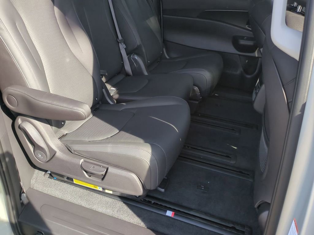 New 2026 Kia Carnival SX Prestige FWD image 28