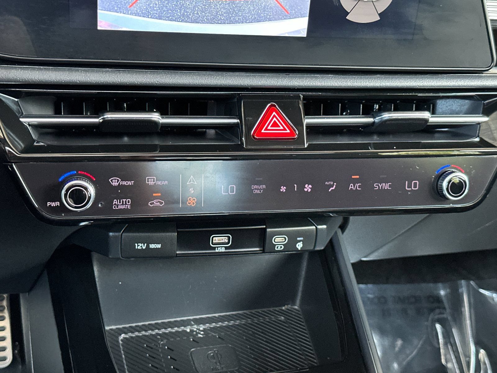 Certified 2023 Kia Niro SX Touring FWD image 29