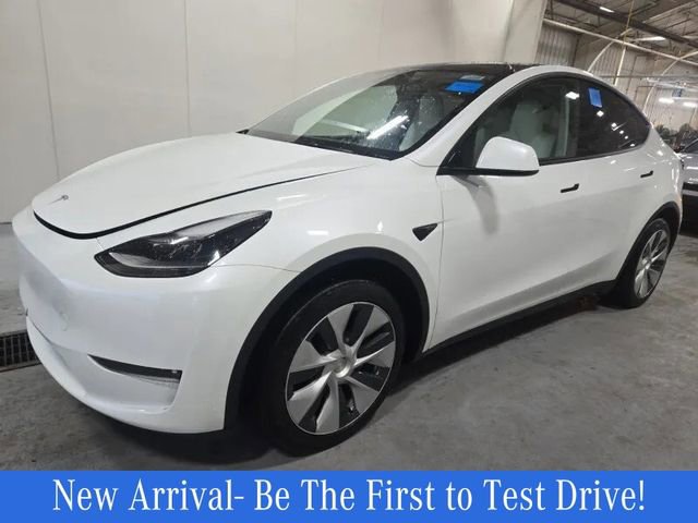 Used 2023 Tesla Model Y Long Range image 1