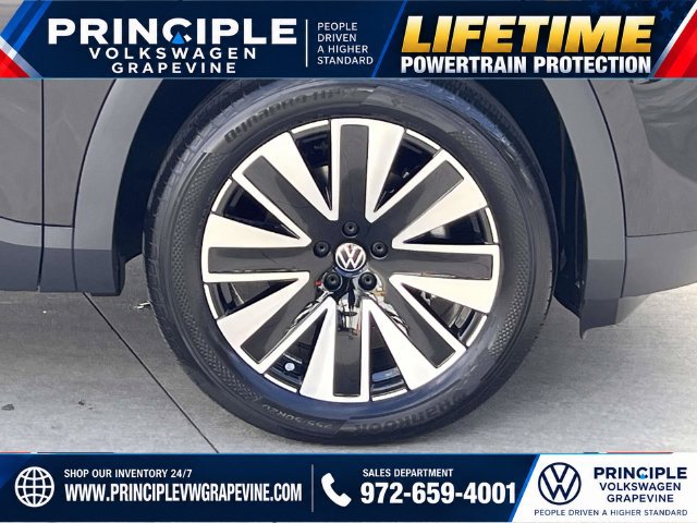 New 2027 Volkswagen Atlas SE FWD image 3