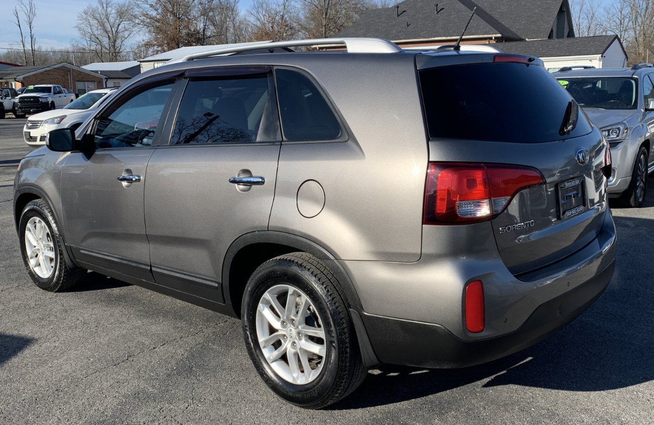 Used 2014 Kia Sorento LX image 3