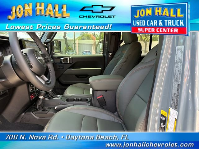 Used 2025 Jeep Gladiator Mojave AWD/4WD image 22