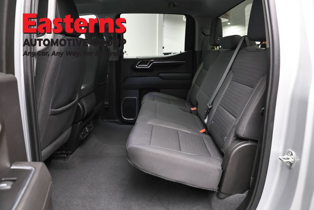 Used 2022 Chevrolet Silverado 1500 LT AWD/4WD image 23