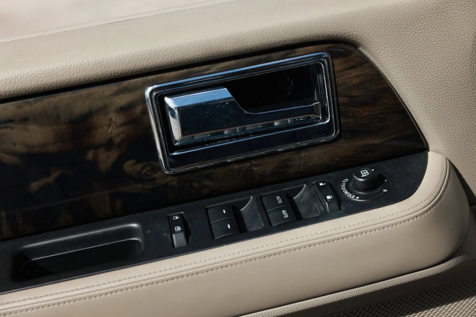 Used 2015 Lincoln Navigator L 2WD image 47