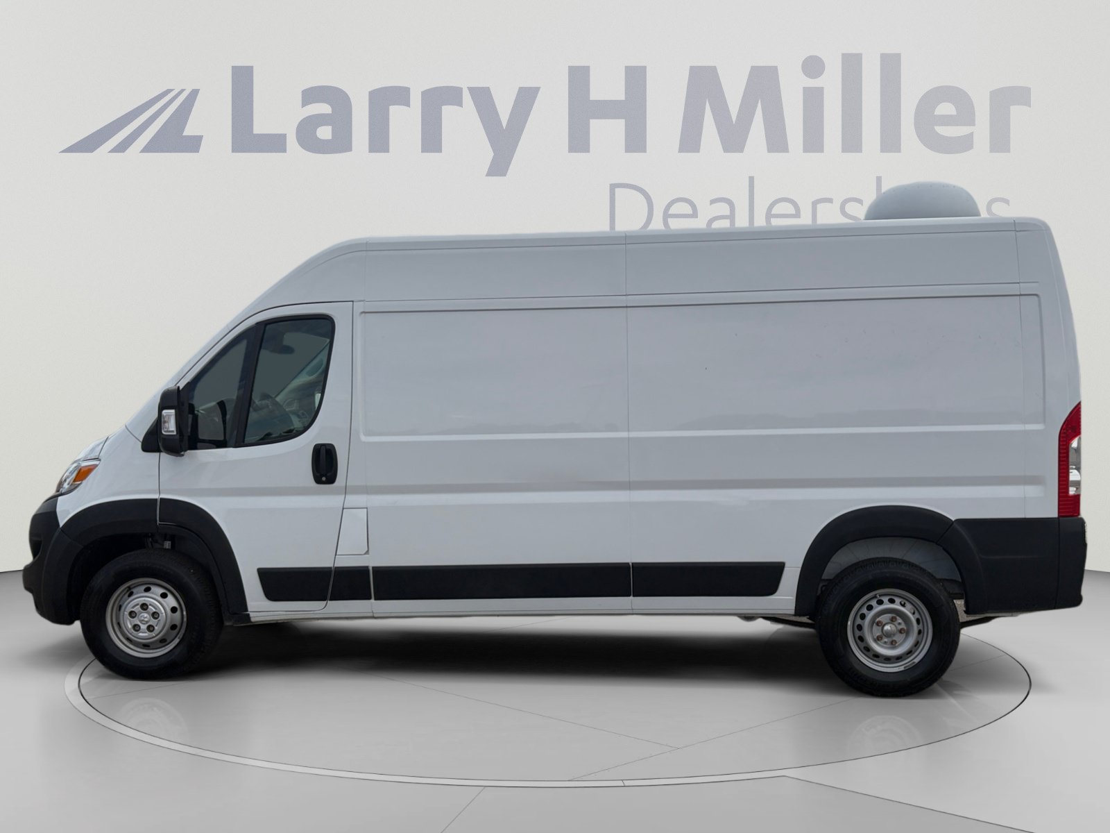 Used 2023 RAM ProMaster 2500 FWD image 3