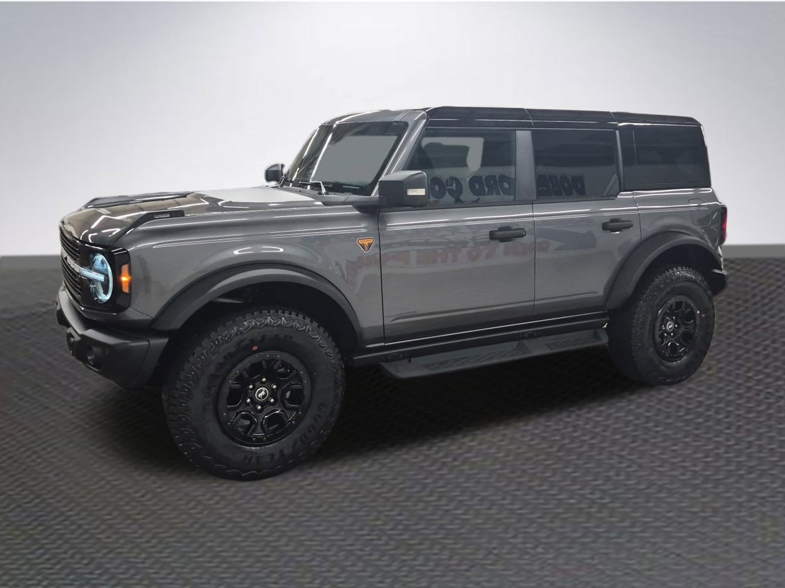 New 2025 Ford Bronco Badlands image 2