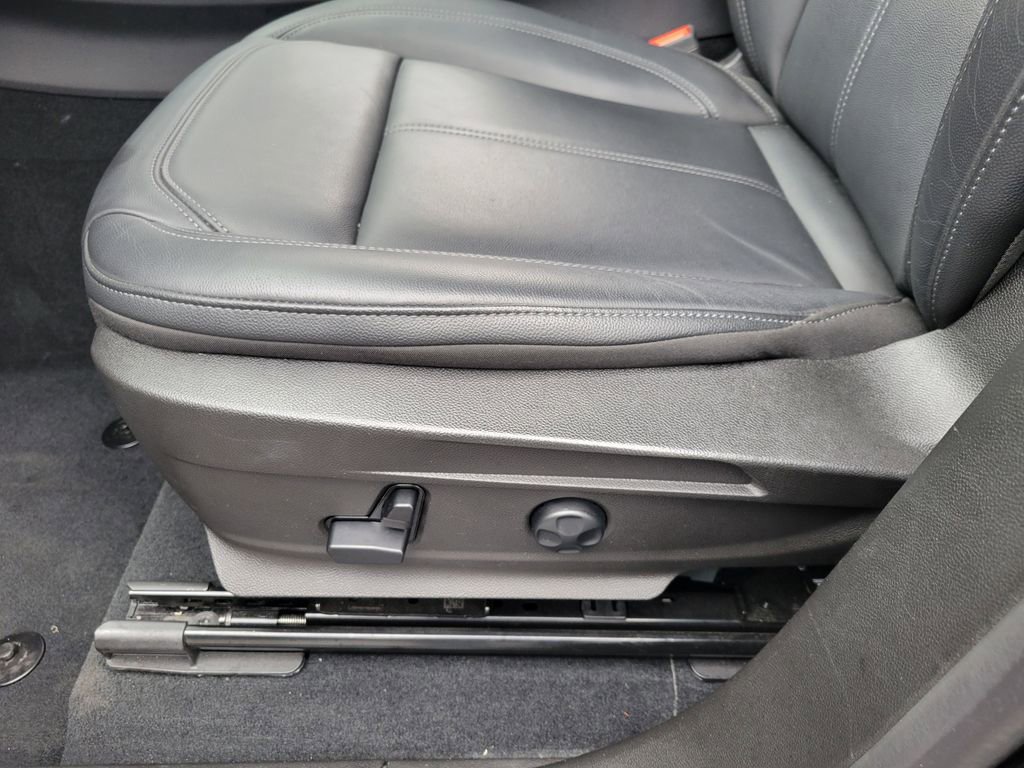Used 2024 Alfa Romeo Stelvio Sprint RWD image 16