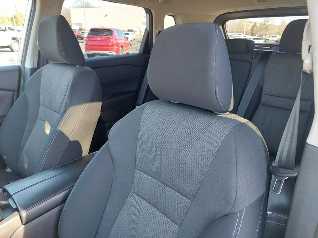 Used 2024 Nissan Rogue SV image 9