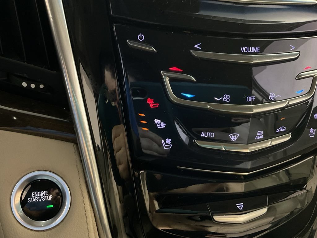 Used 2019 Cadillac Escalade Luxury AWD/4WD image 5