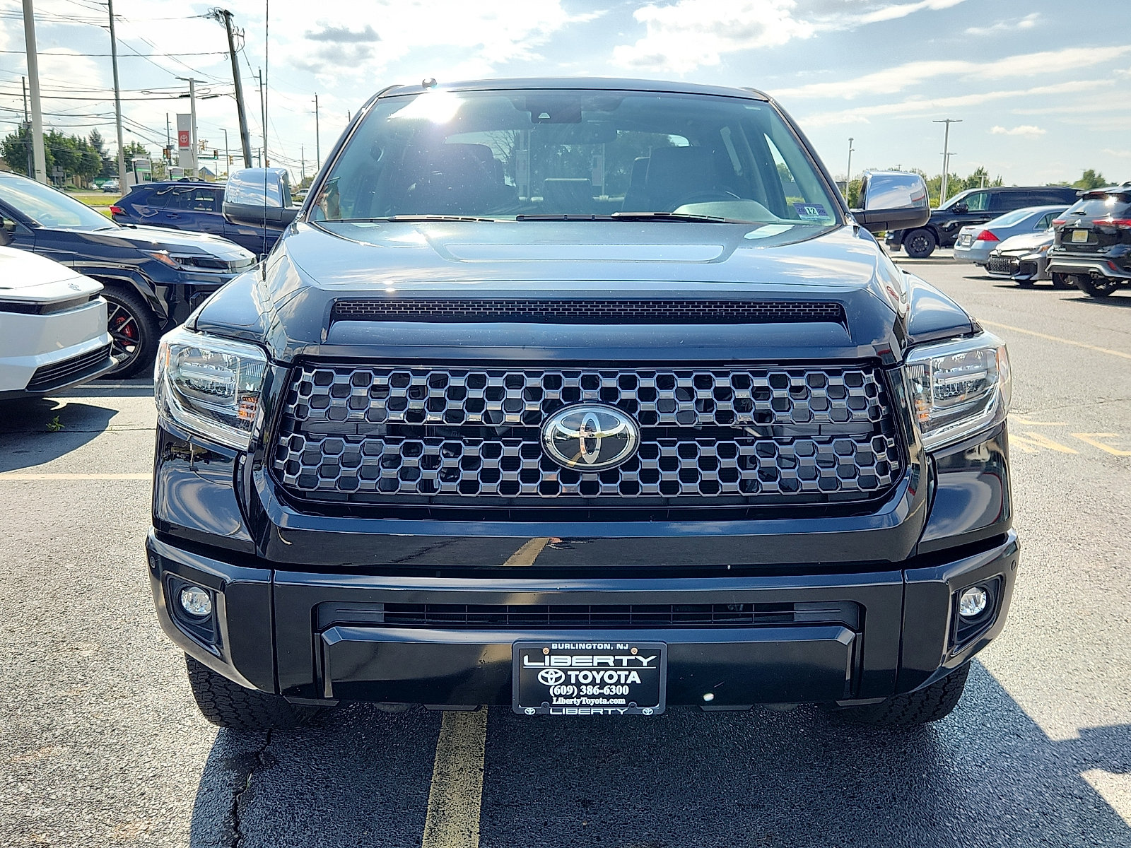 Used 2018 Toyota Tundra Platinum AWD/4WD image 2