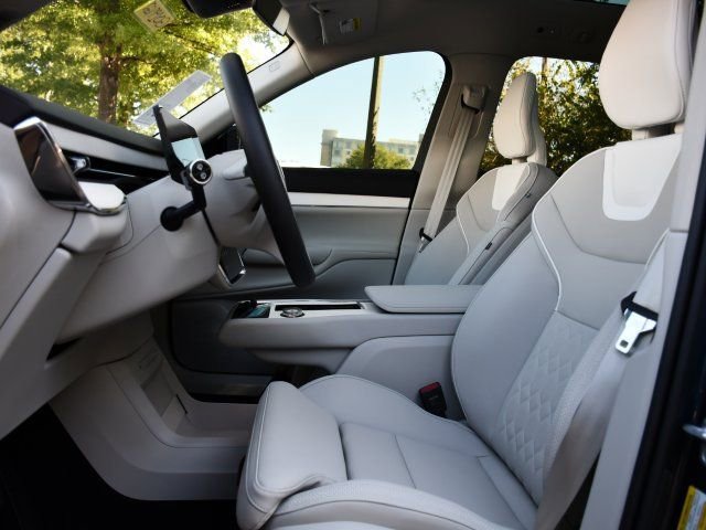 New 2025 Volvo EX90 Ultra w/ Protection Package Premier image 14