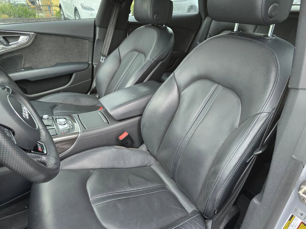 Used 2017 Audi RS 7 Prestige w/ Driver Assistance Package image 21