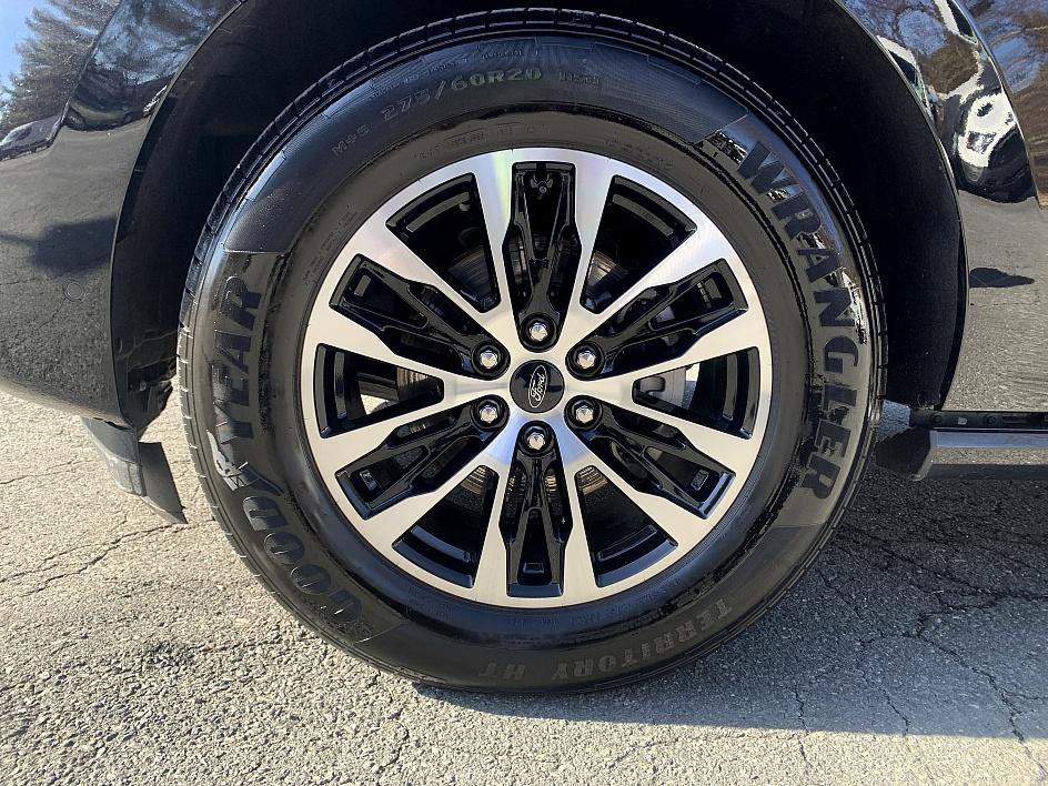 Used 2025 Ford Expedition Max Platinum image 8